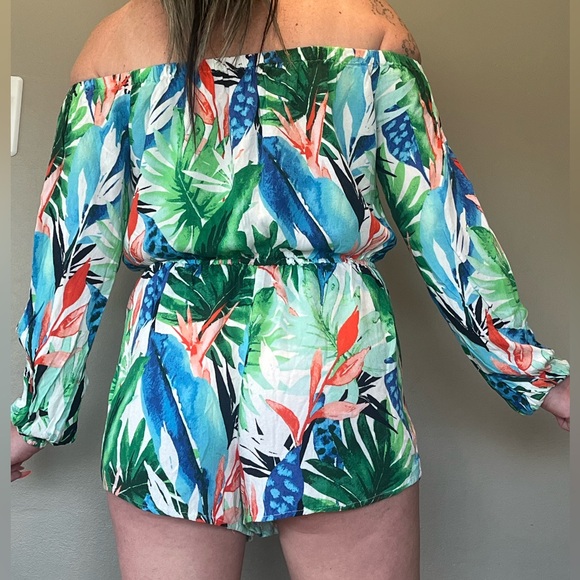 Off shoulder tropical floral print long sleeved romper - Picture 4 of 9